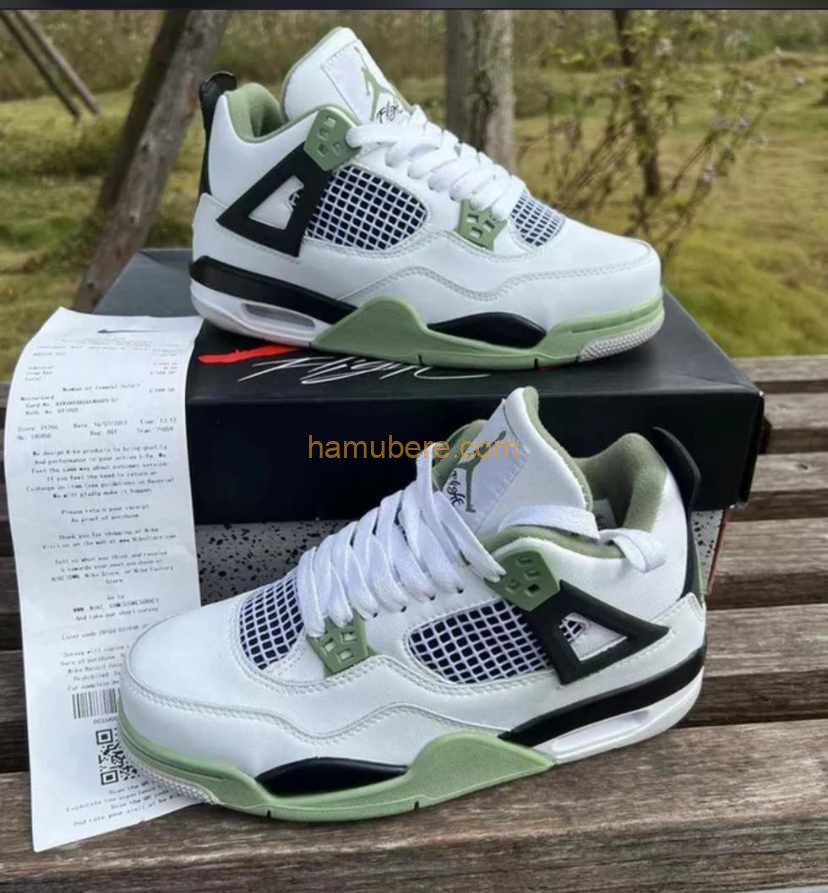 Air Jordan 4 Retro