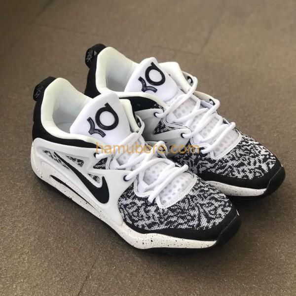 KD 15 “Oreo” Basketball Sneakers