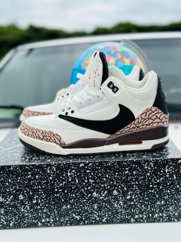 Air Jordan 3 W: Neapolitan