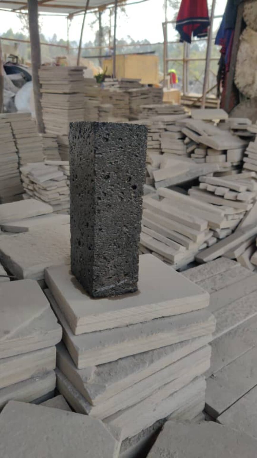 Pavers Organiques Aya mabuye yubatswe ntabwo azana ubwiza bugezweho gusa ahubwo yongeramo ubujyakuzimu nimiterere mubwubatsi bwawe.