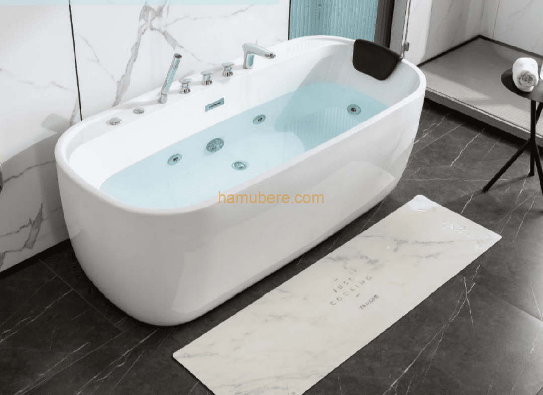 Curved acrylic bathtub