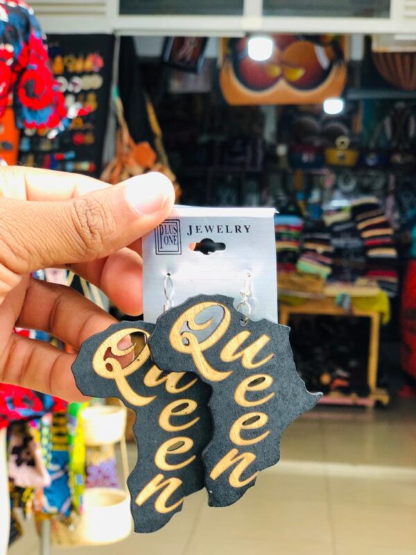 wooden Queen Earring-Black