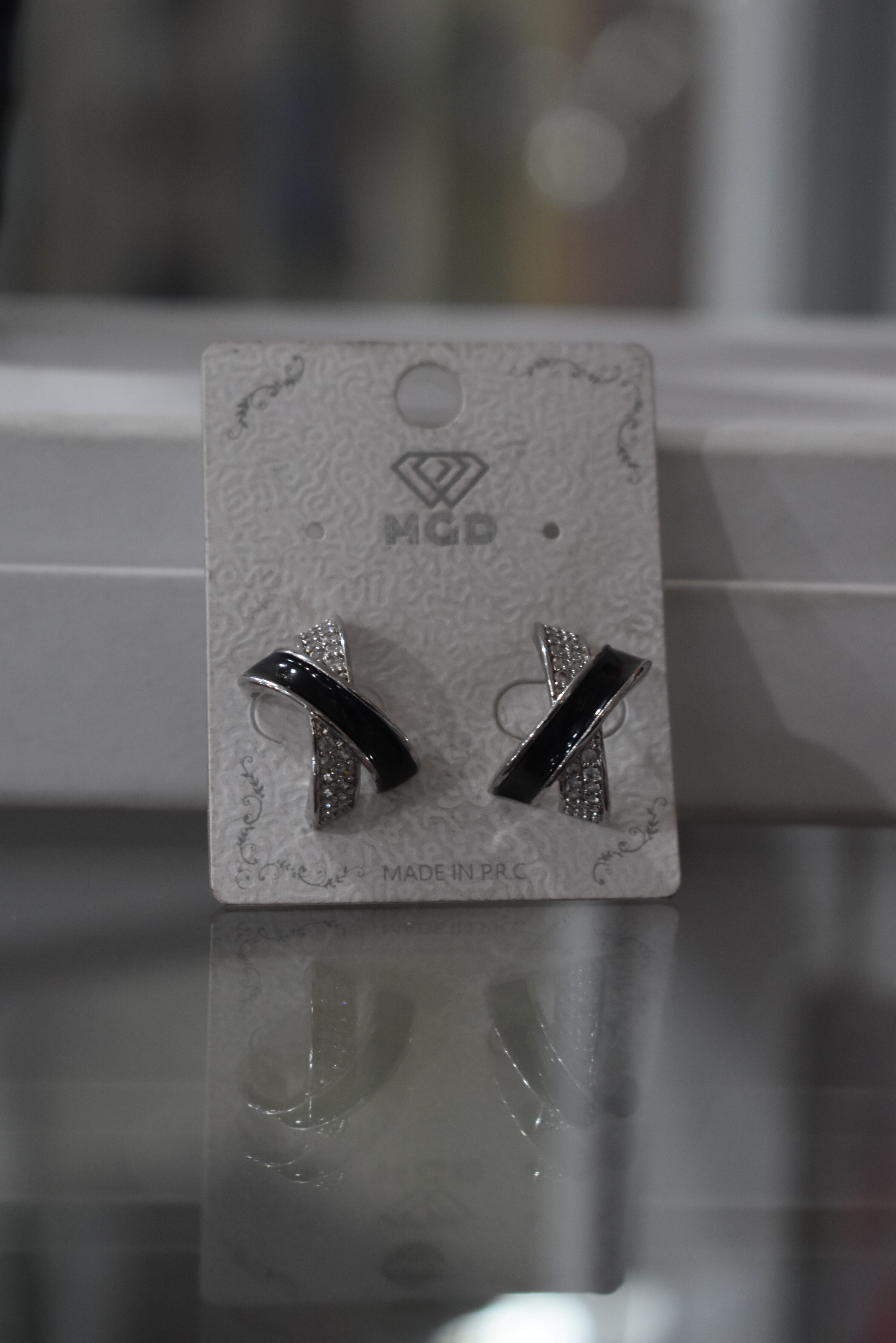 Elegant and stylish earring