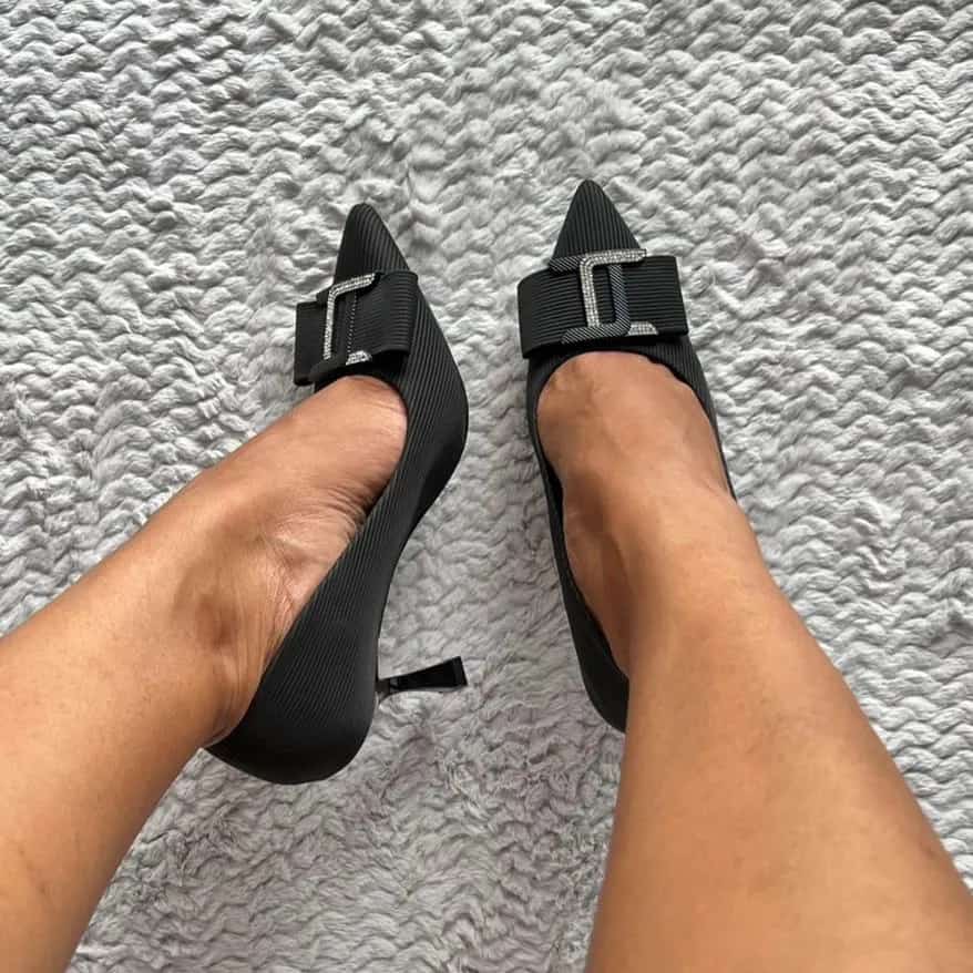 Salvatore Ferragamo Womens Zeri 70 Pointed Toe Classic Pumps, Black