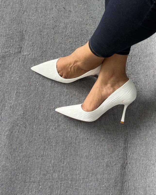 WHITE LEATHER PUMPS
