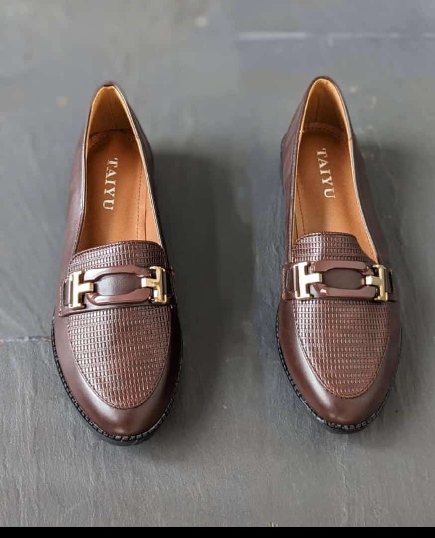 VOUSE LOW BLOCK LOAFERS ADORNED WITH GOLDEN CHAIN