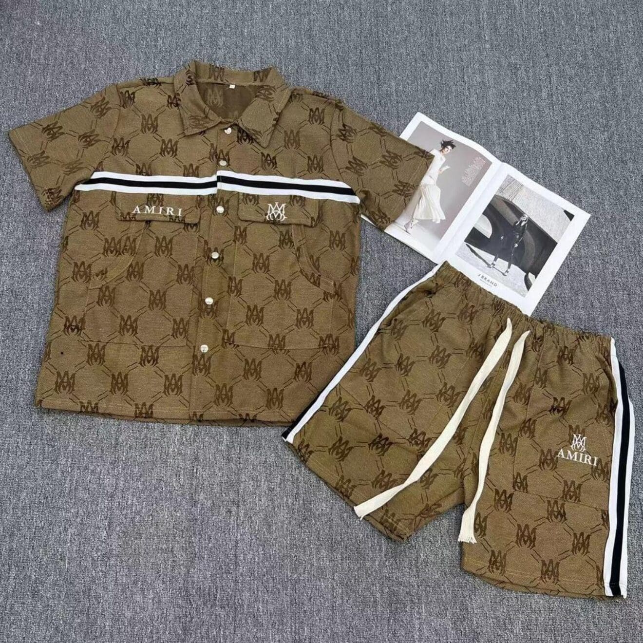 Brown Hawaii Shirt Shorts Set & Flip Flops Luxury LV Clothing Clothes Outfit For Men HT HWSF2504002