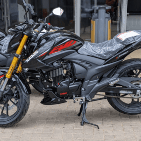 X-PRO 2020 Version Lifan KP 200 200cc Gas Motorcycle Adult EFI Sport Motorcycle Fuel Injection 17HP Street Motorcycle Bike Fully Assembled (Black)